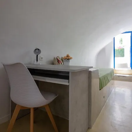 Апартаменты Argyro's Gaia Cozy Cave Traditional Emporio *