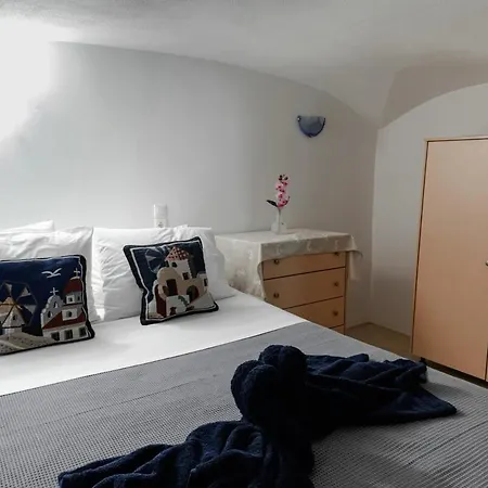 Argyro's Gaia Cozy Cave Traditional Emporio Emporio (Santorini)